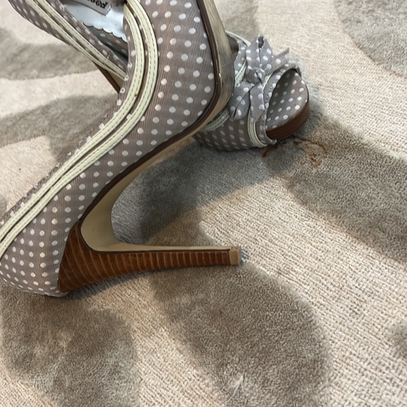 not rated heels - Picture 2 of 2